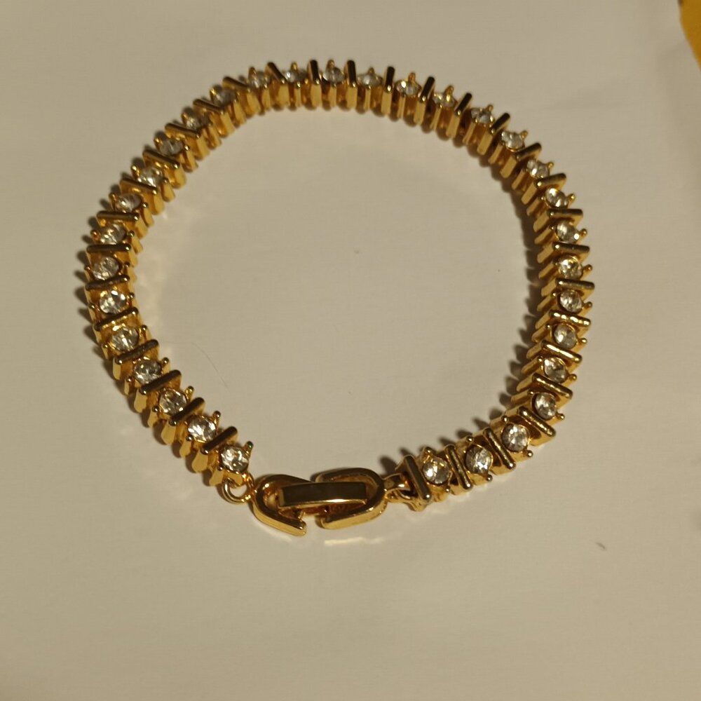 Vintage Tennis Bracelet Adorned With Clear Crystal Round Stones